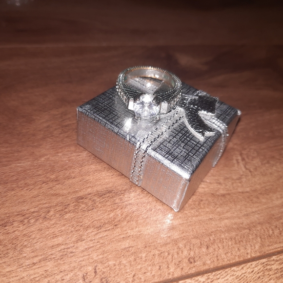 2 Rings - Picture 7 of 9